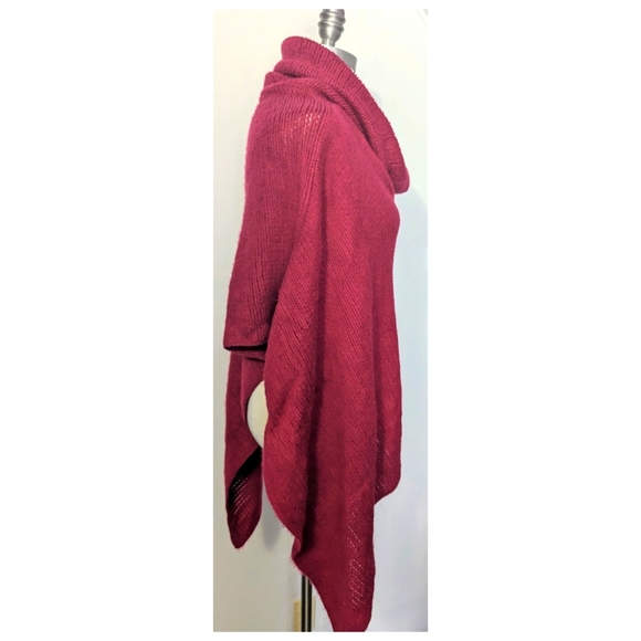 David & Young Poncho - Picture 2 of 3